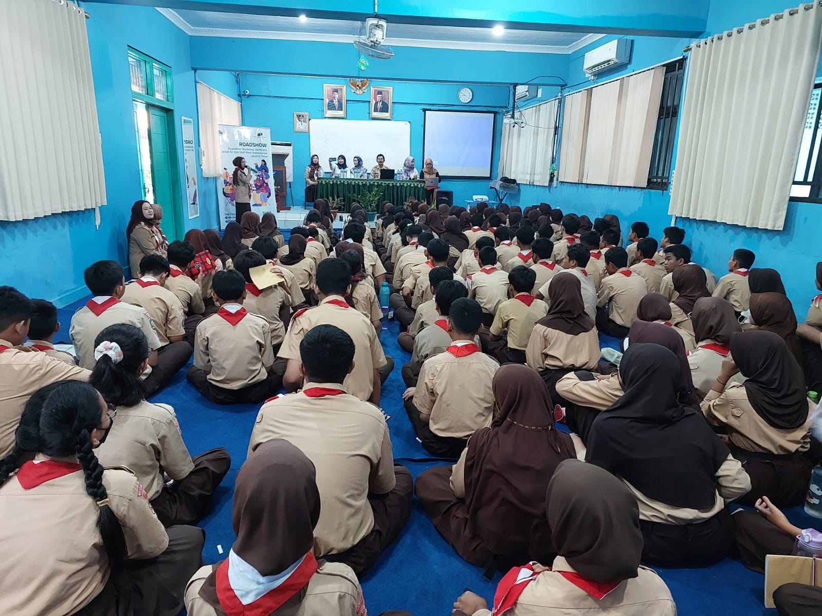 Roadshow Workshop Membaca Di SMP Negeri 25 Jakarta